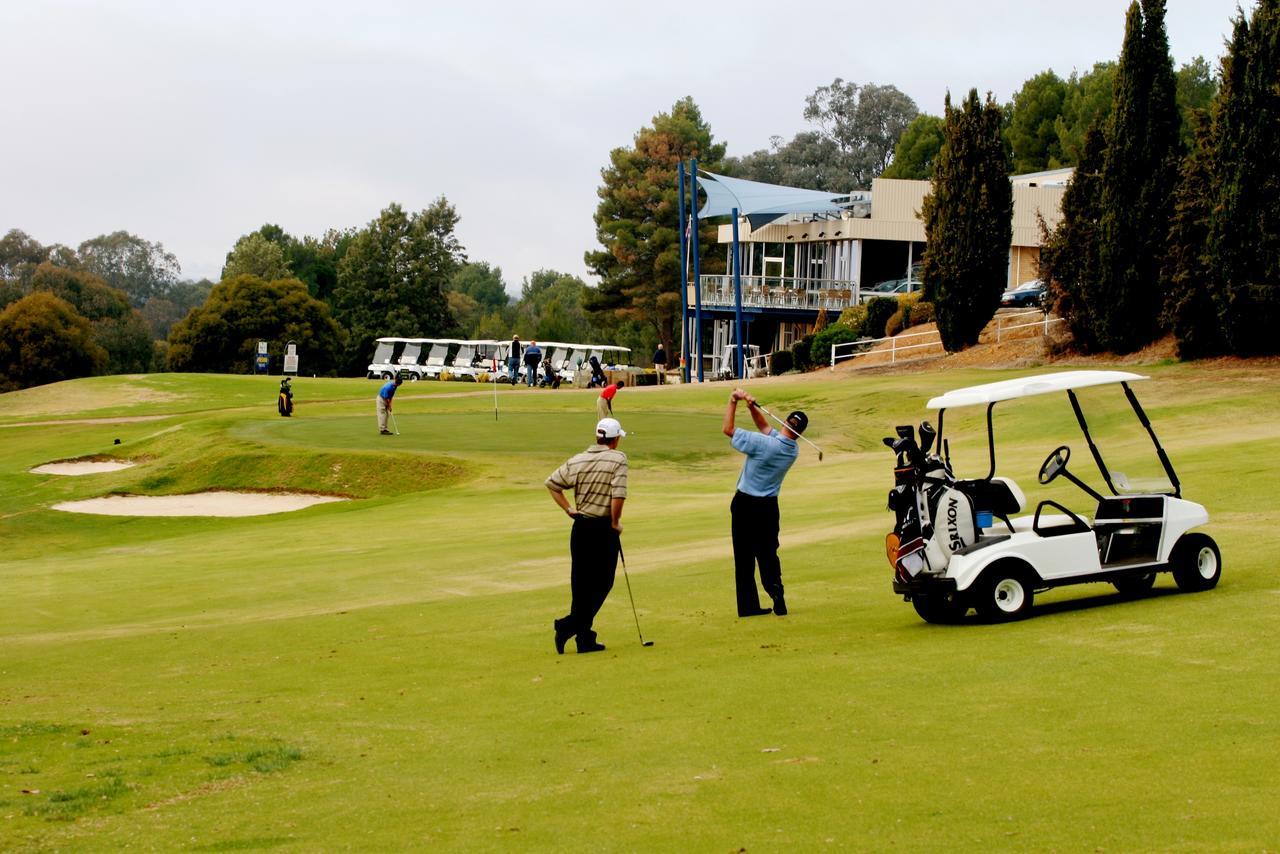 Commercial Golf Resort Albury Exteriör bild