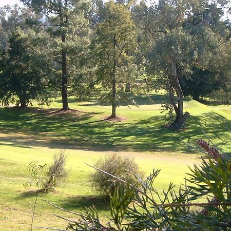 Commercial Golf Resort Albury Exteriör bild