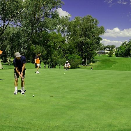 Commercial Golf Resort Albury Exteriör bild